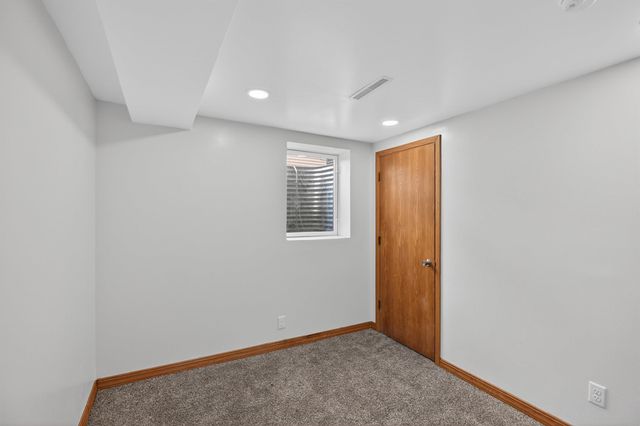 819 Easton Avenue, Waterloo, IA 50702