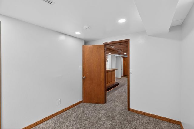 819 Easton Avenue, Waterloo, IA 50702