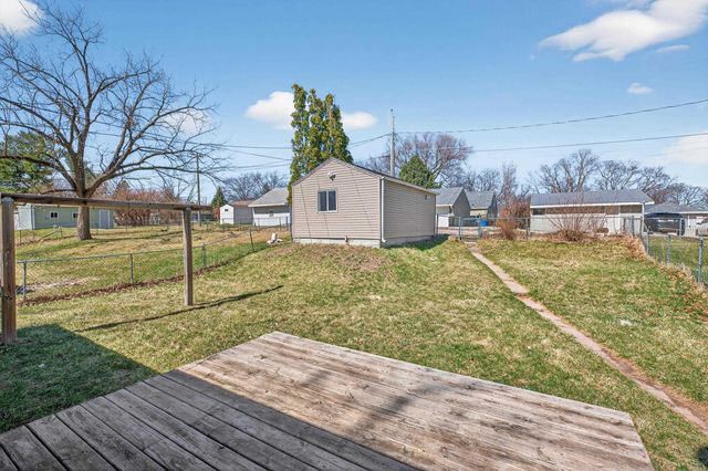 819 Easton Avenue, Waterloo, IA 50702