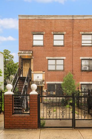 904 GATES Avenue, New York City, NY 11221