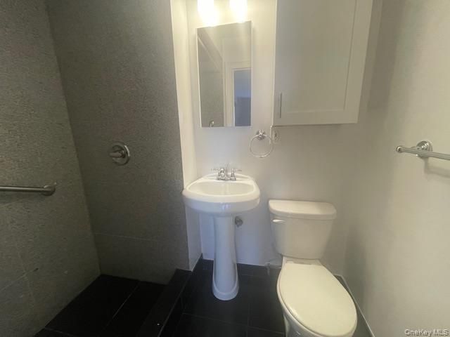 757 Chestnut Street 1st Fl, Cedarhurst, NY 11516