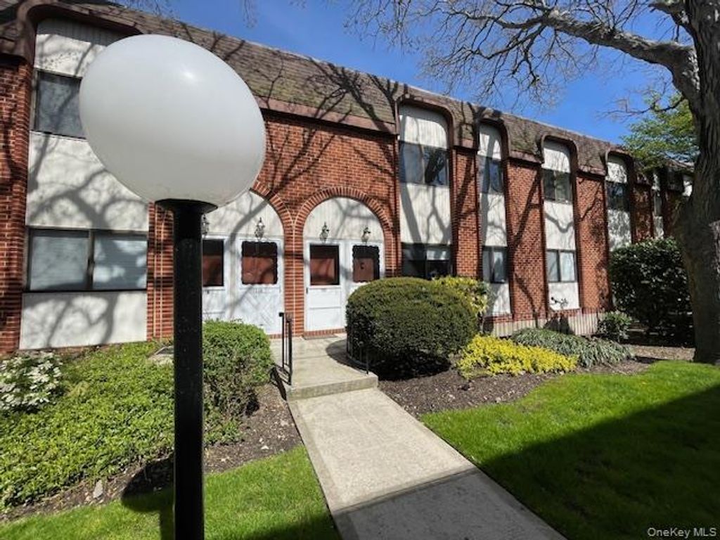 757 Chestnut Street 1st Fl, Cedarhurst, NY 11516