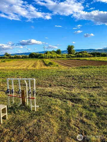 300 Wade Road, Thorp, WA 98946