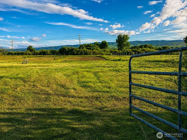 300 Wade Road, Thorp, WA 98946
