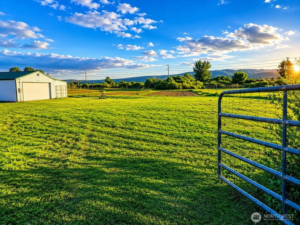 300 Wade Road, Thorp, WA 98946