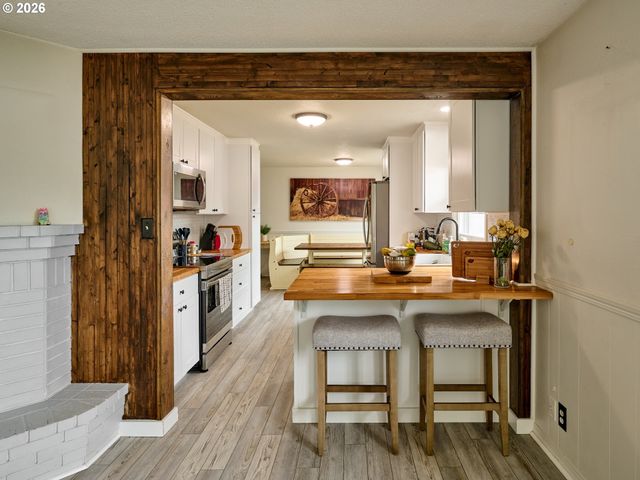 900 IVY Way, Keizer, OR 97303