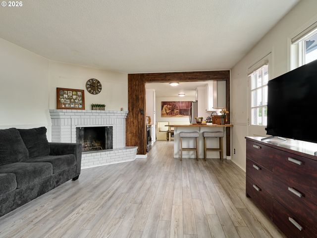 900 IVY Way, Keizer, OR 97303