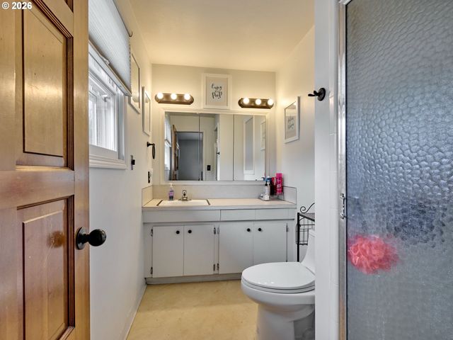 900 IVY Way, Keizer, OR 97303