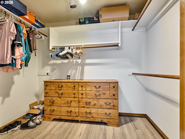 900 IVY Way, Keizer, OR 97303
