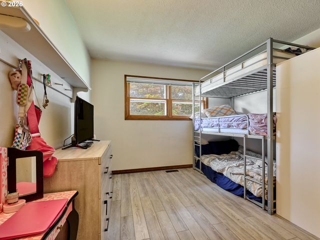900 IVY Way, Keizer, OR 97303