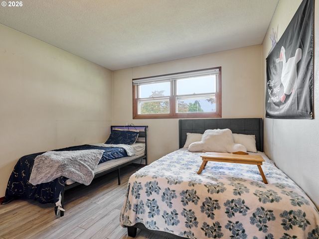 900 IVY Way, Keizer, OR 97303