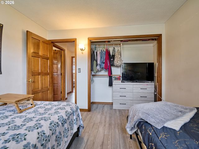 900 IVY Way, Keizer, OR 97303