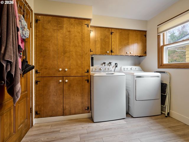 900 IVY Way, Keizer, OR 97303