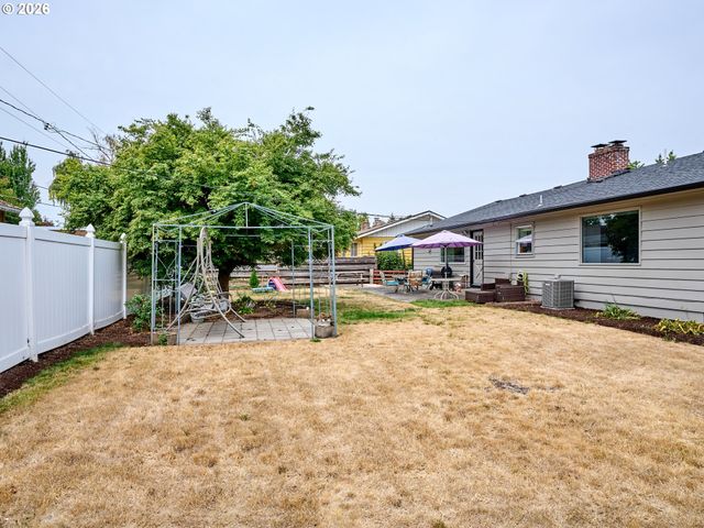 900 IVY Way, Keizer, OR 97303