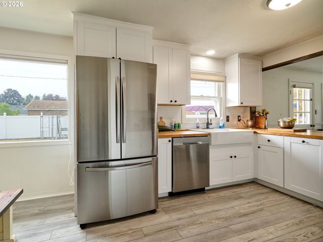 900 IVY Way, Keizer, OR 97303