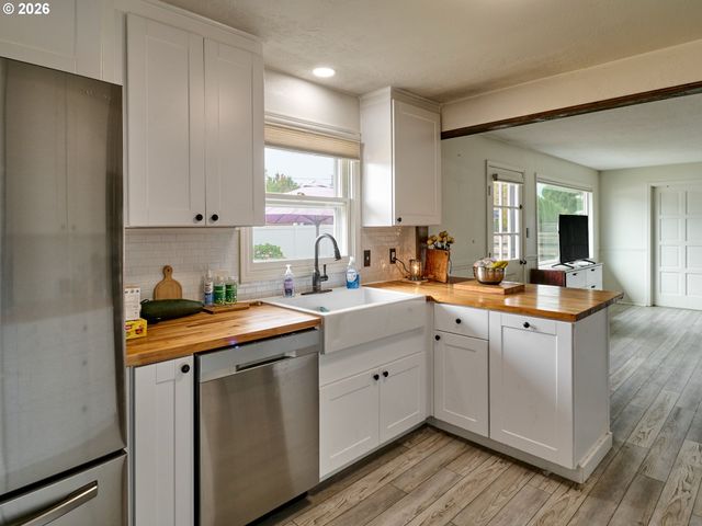 900 IVY Way, Keizer, OR 97303