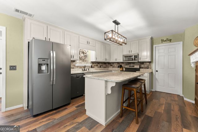 7501 Lula Road, Lula, GA 30554