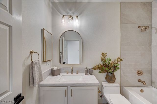 8916 El Diablo Street, Las Vegas, NV 89131