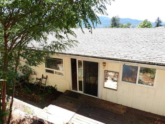 614 VINE St, White Salmon, WA 98672