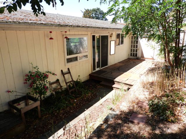 614 VINE St, White Salmon, WA 98672