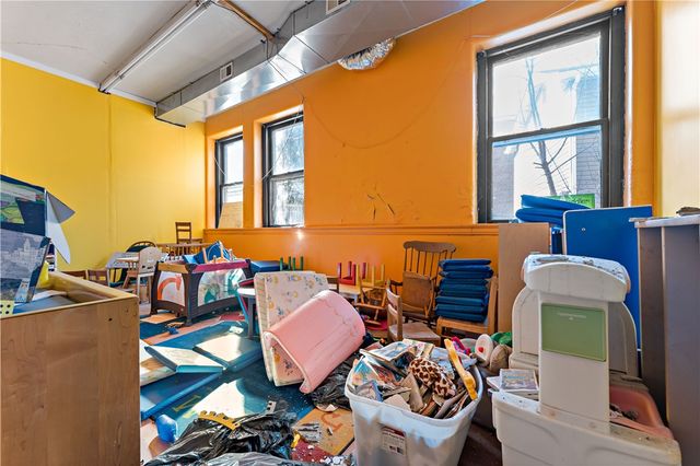 67 Southern Ave, Pittsburgh, PA 15211