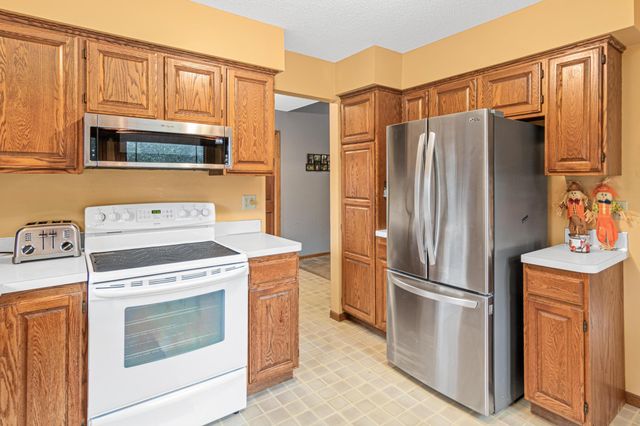 1936 121st Avenue NE, Blaine, MN 55449