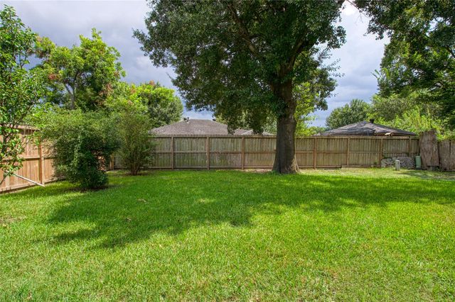346 Saddle Horn Drive, Houston, TX 77060