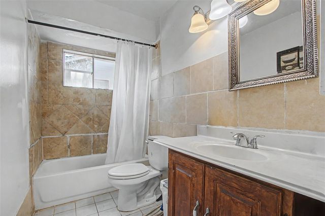 346 Saddle Horn Drive, Houston, TX 77060