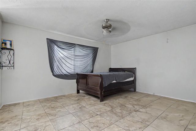 346 Saddle Horn Drive, Houston, TX 77060