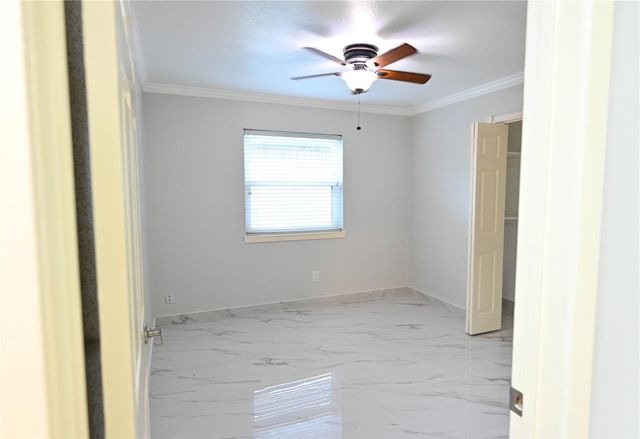 2206 Barrington Place Drive, Sugar Land, TX 77478
