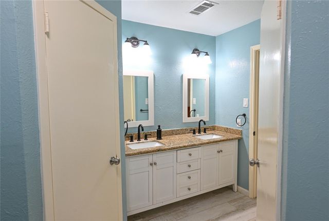 2206 Barrington Place Drive, Sugar Land, TX 77478
