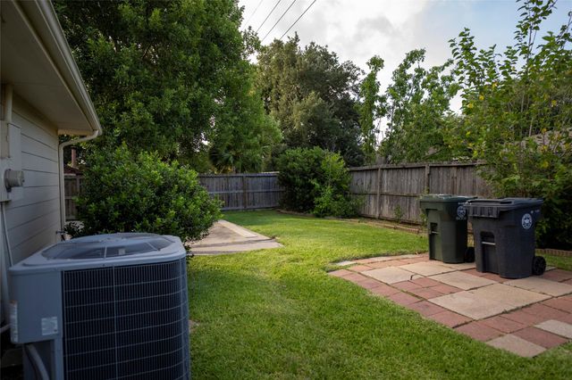 2206 Barrington Place Drive, Sugar Land, TX 77478