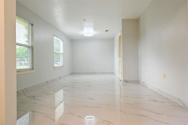 2206 Barrington Place Drive, Sugar Land, TX 77478