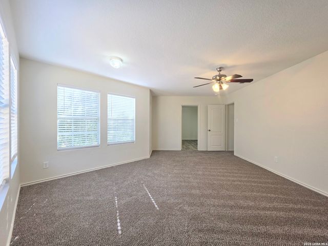 722 CROSSPOINT DR, New Braunfels, TX 78130