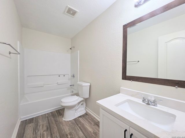 722 CROSSPOINT DR, New Braunfels, TX 78130