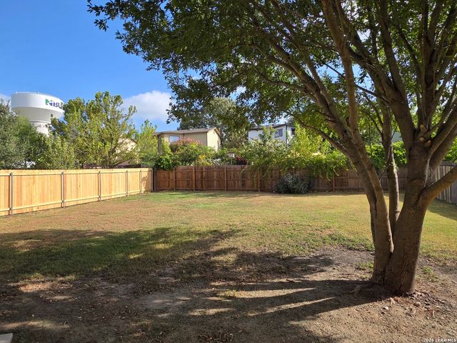 722 CROSSPOINT DR, New Braunfels, TX 78130