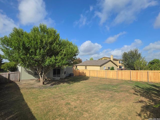 722 CROSSPOINT DR, New Braunfels, TX 78130
