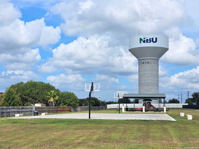 722 CROSSPOINT DR, New Braunfels, TX 78130