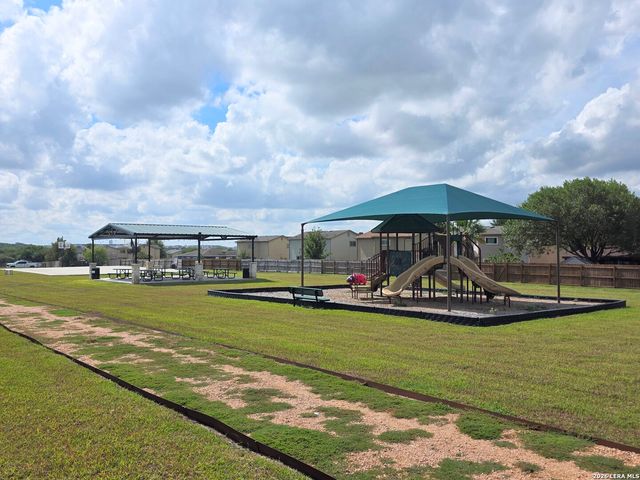 722 CROSSPOINT DR, New Braunfels, TX 78130