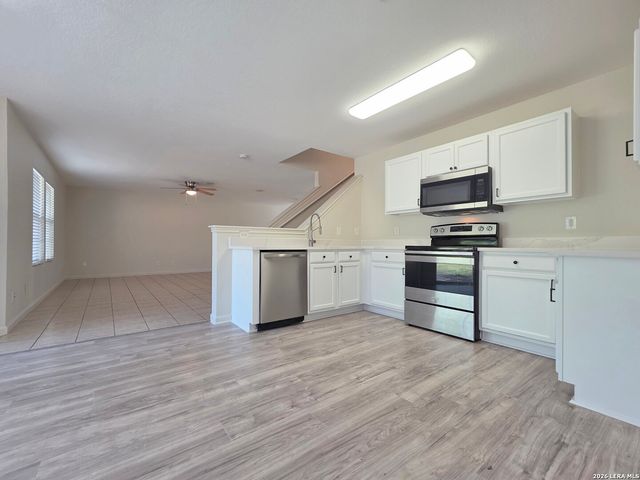 722 CROSSPOINT DR, New Braunfels, TX 78130