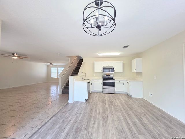 722 CROSSPOINT DR, New Braunfels, TX 78130