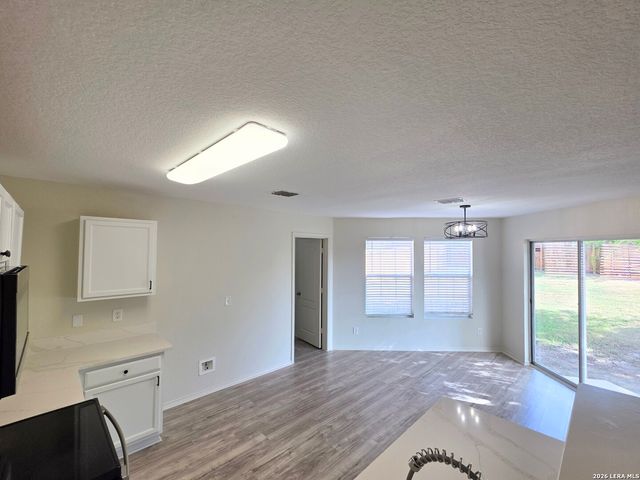 722 CROSSPOINT DR, New Braunfels, TX 78130