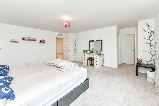 4376 Risen Star Way, Bargersville, IN 46106