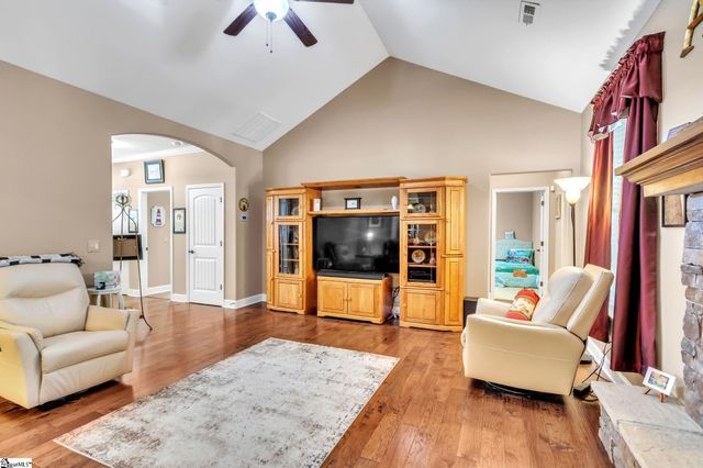 112 Providence Point Lane, Wellford, SC 29385