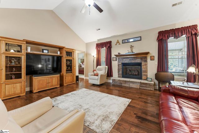 112 Providence Point Lane, Wellford, SC 29385