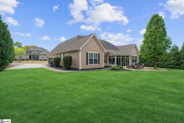 112 Providence Point Lane, Wellford, SC 29385