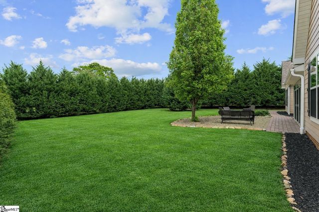 112 Providence Point Lane, Wellford, SC 29385