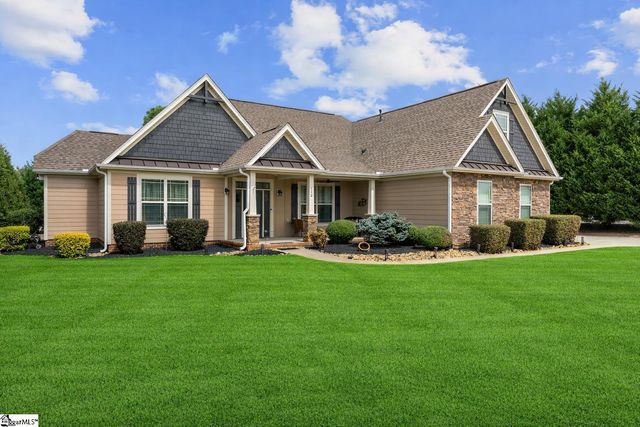 112 Providence Point Lane, Wellford, SC 29385