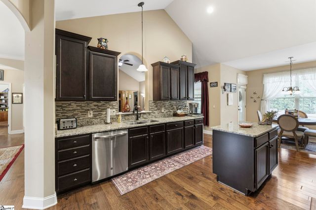 112 Providence Point Lane, Wellford, SC 29385