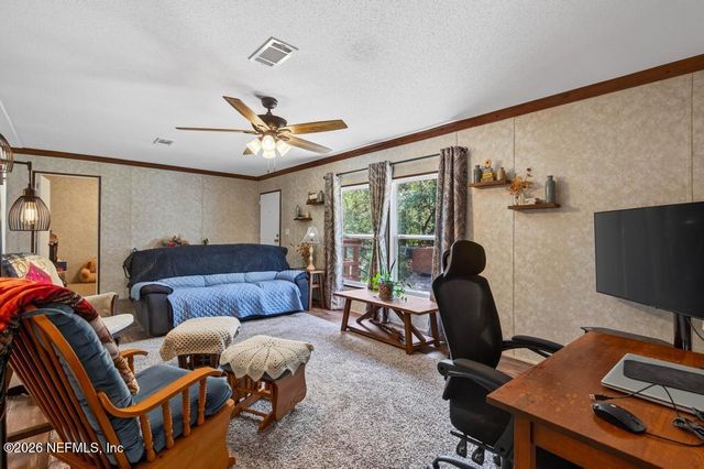 101 POND Circle, Interlachen, FL 32148